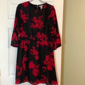 •H&M BLACK FLORAL SHORT DRESS• Size 14, gorg red floral pattern!